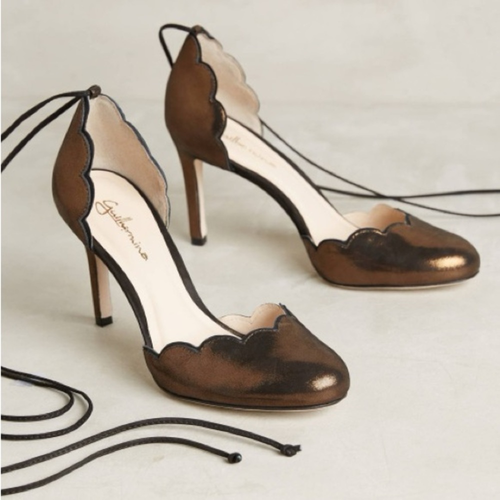 Anthropologie Guilhermina Scalloped Black/Gold Ankle-Tie Heels